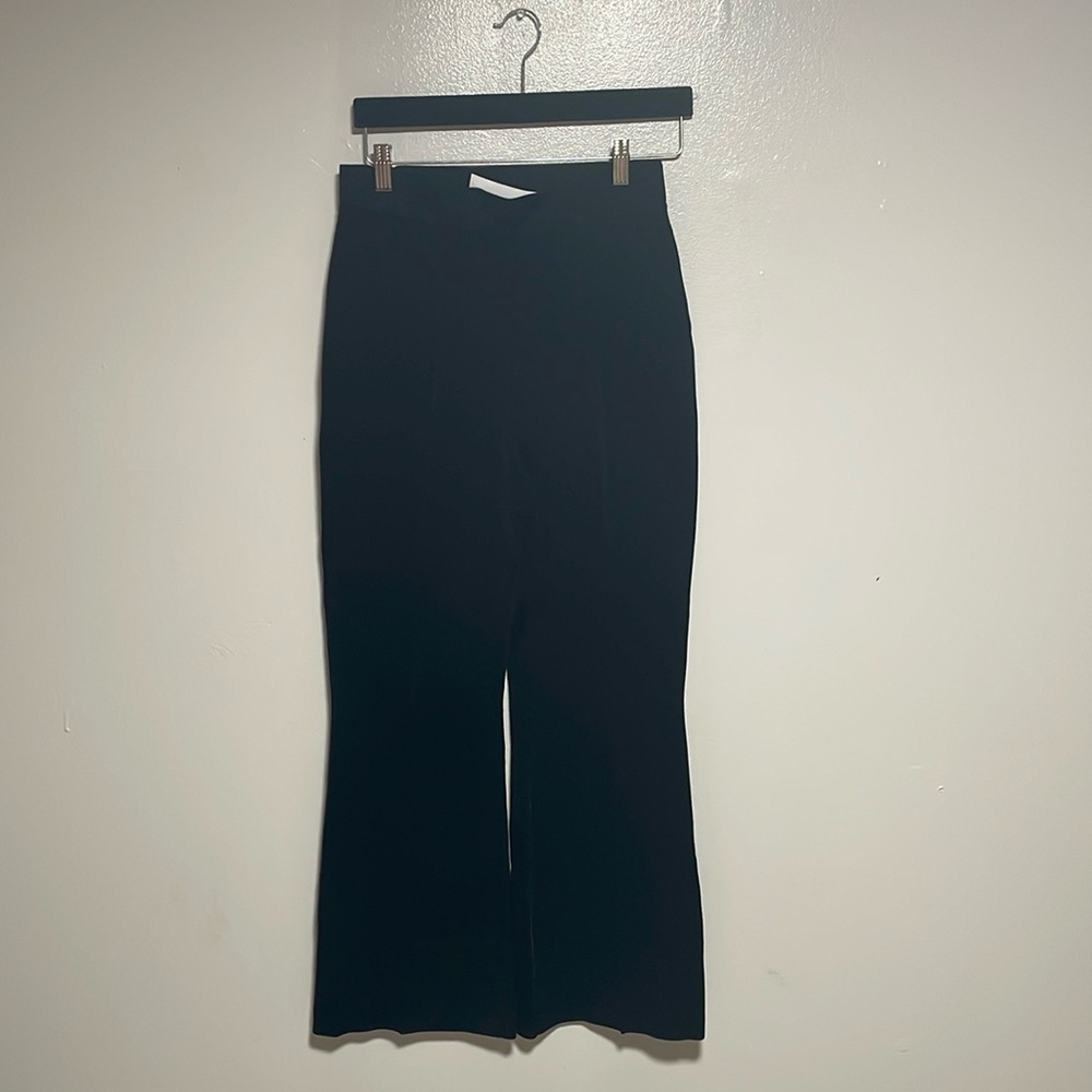 INTERMIX Black Brooklyn Pants, Business Casual
(NON SMOKING HOUSEHOLD)